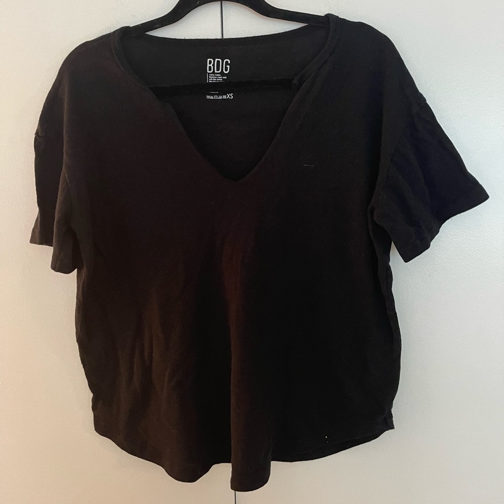black uo tshirt